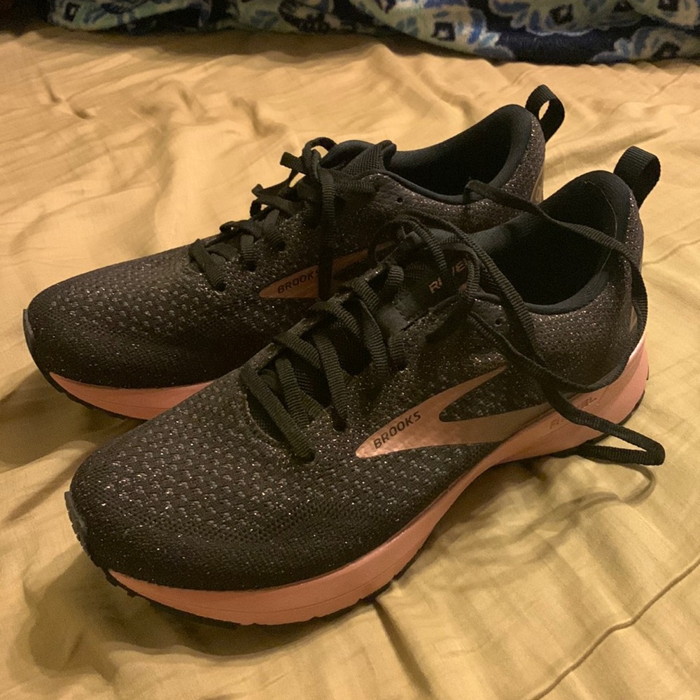 Black and Pink Glitter Brooks Tennis Shoes Women’s 8.5